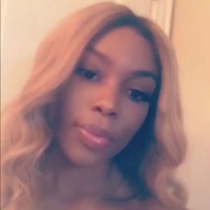 Meet your Posher, Aja